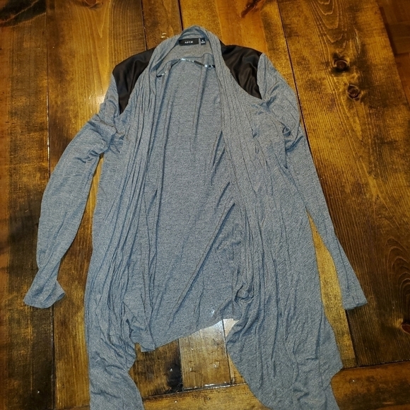 Apt 9 Grey Cardigan with Leather Shoulder Detail - Medium - Picture 6 of 14